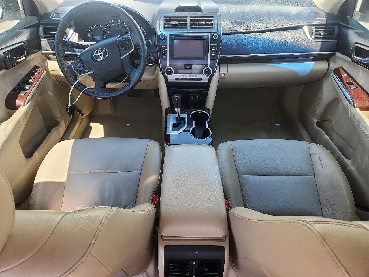 2012 TOYOTA CAMRY XLE photo 15