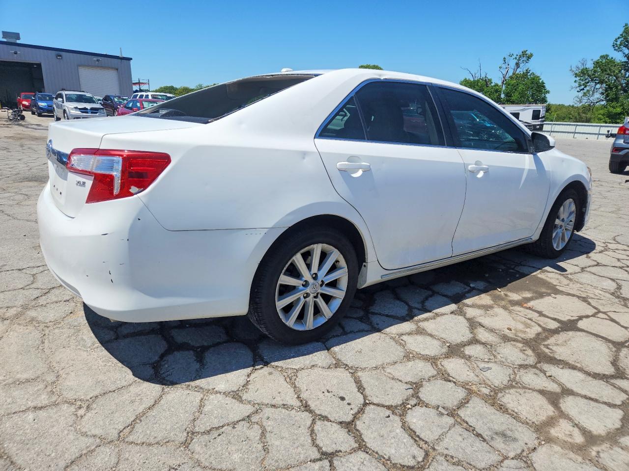 2012 TOYOTA CAMRY XLE photo 5