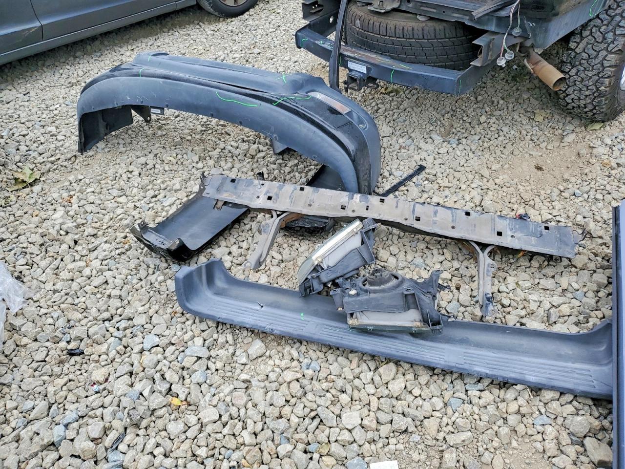 1999 TOYOTA 4RUNNER SR5 photo 25