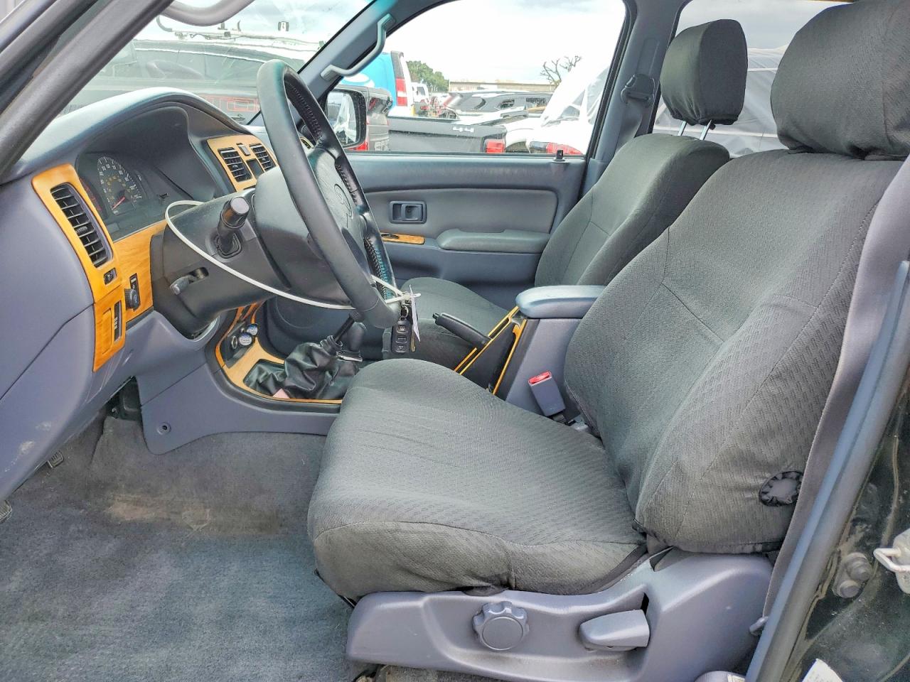 1999 TOYOTA 4RUNNER SR5 photo 13