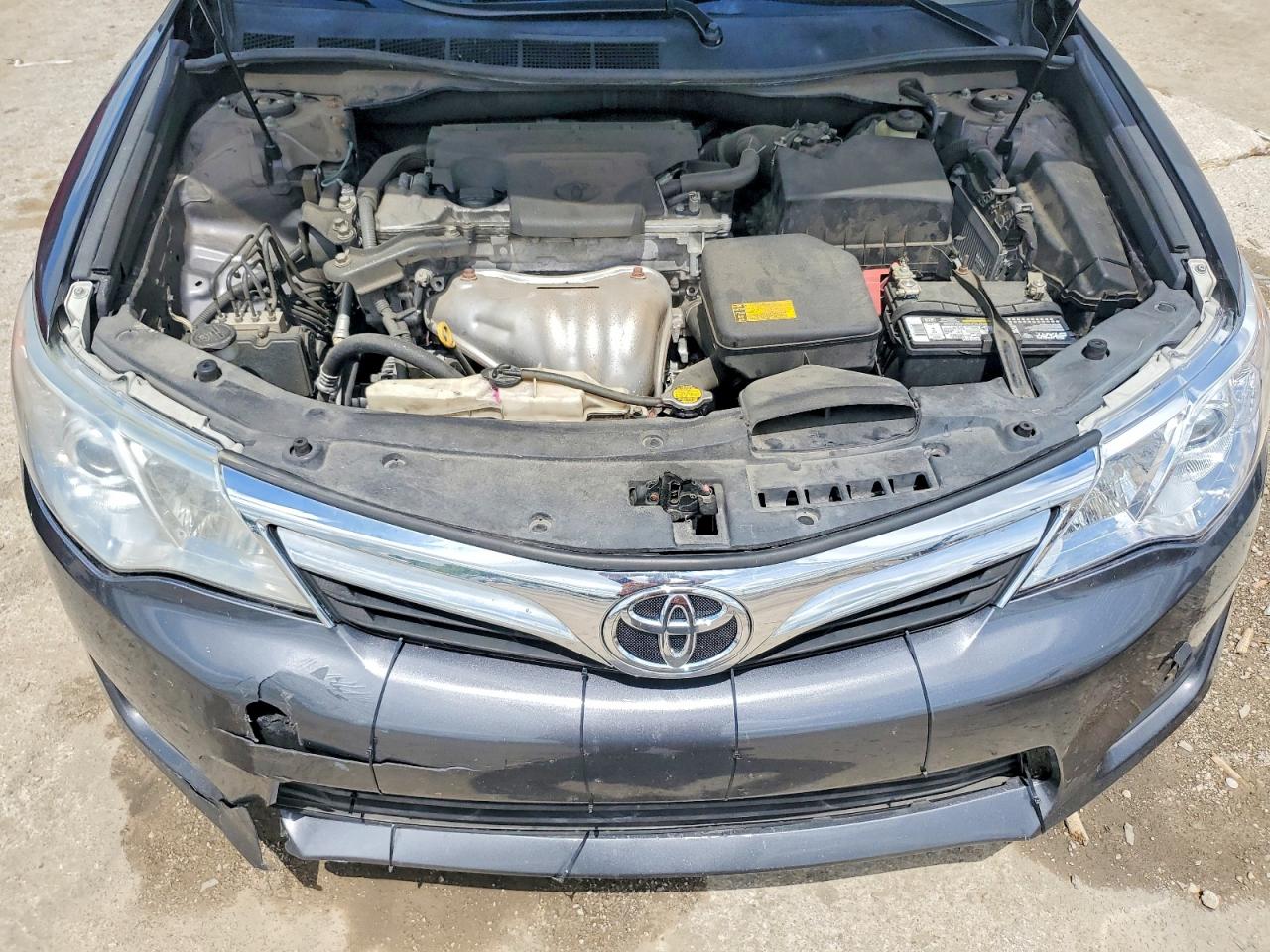 2014 TOYOTA CAMRY LE photo 21
