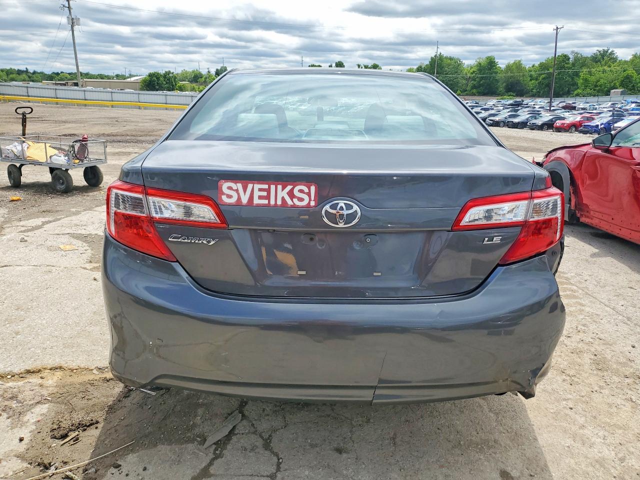 2014 TOYOTA CAMRY LE photo 11