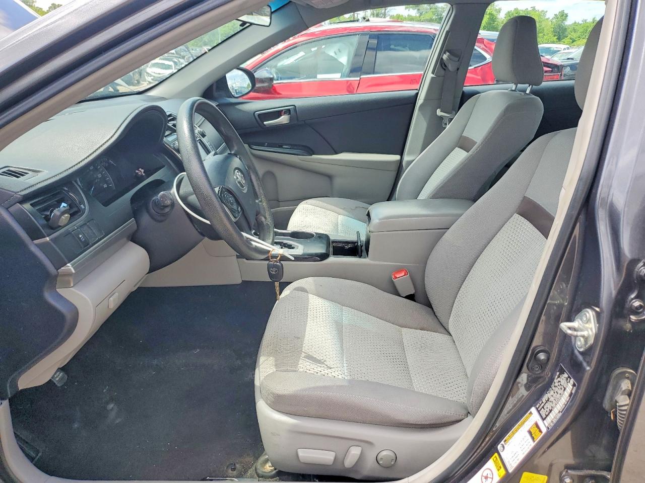 2014 TOYOTA CAMRY LE photo 13