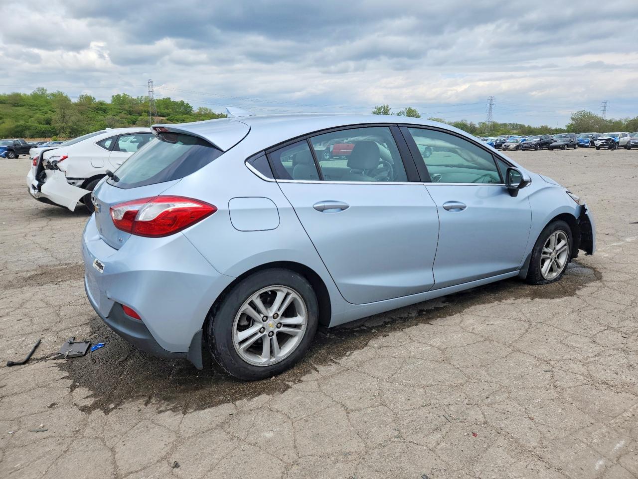 2017 CHEVROLET CRUZE LT photo 3
