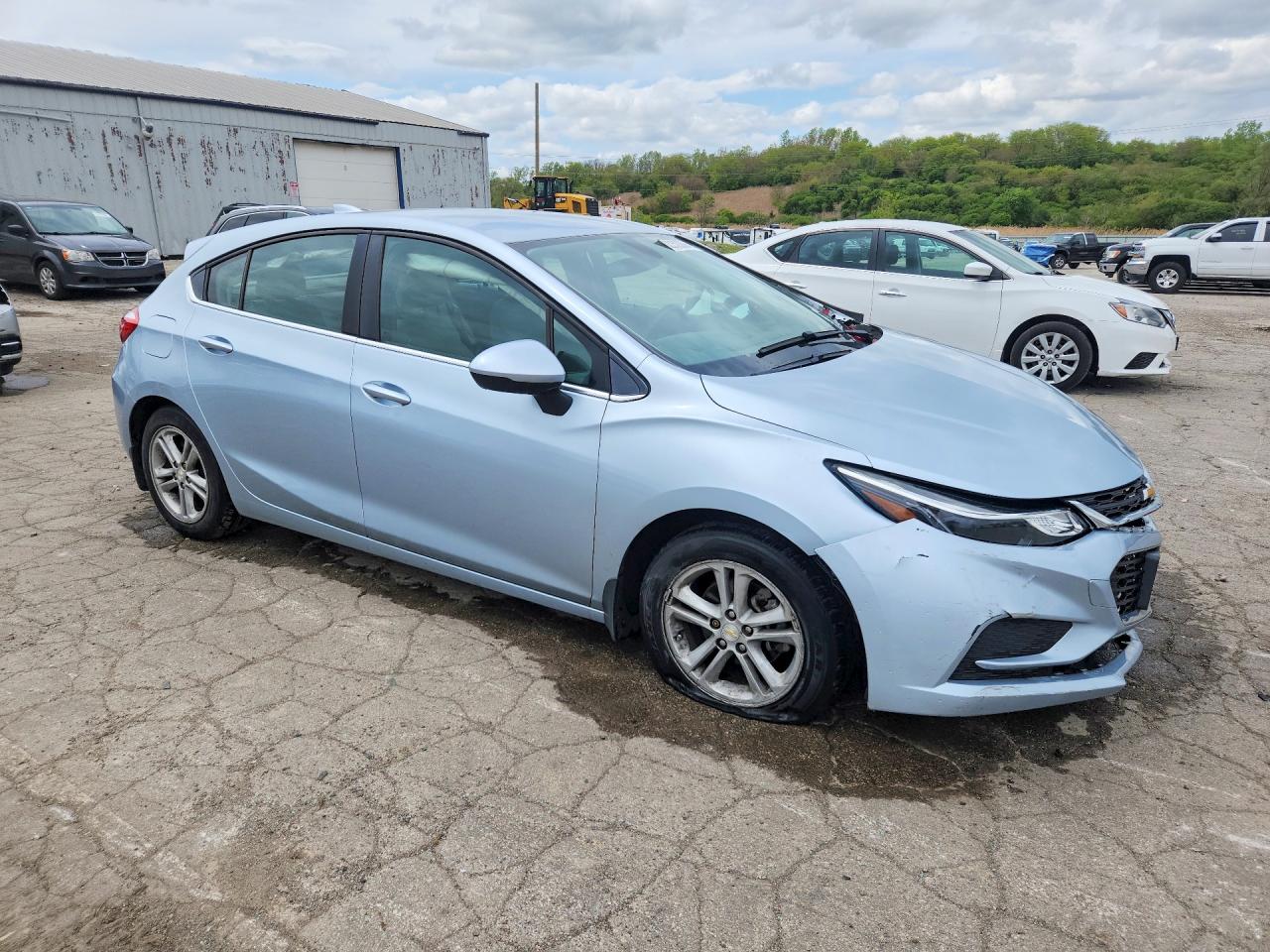 2017 CHEVROLET CRUZE LT photo 4
