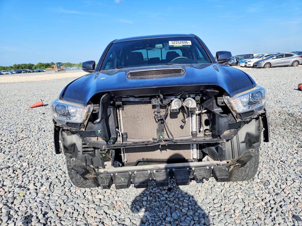 2021 TOYOTA TACOMA TRD SPORT photo 9