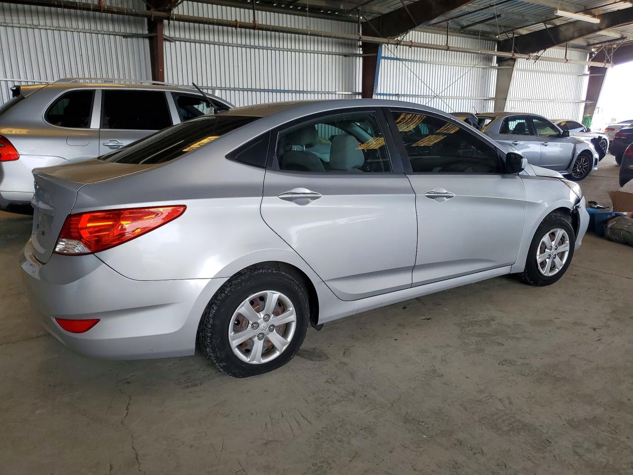 2014 HYUNDAI ACCENT GLS photo 5
