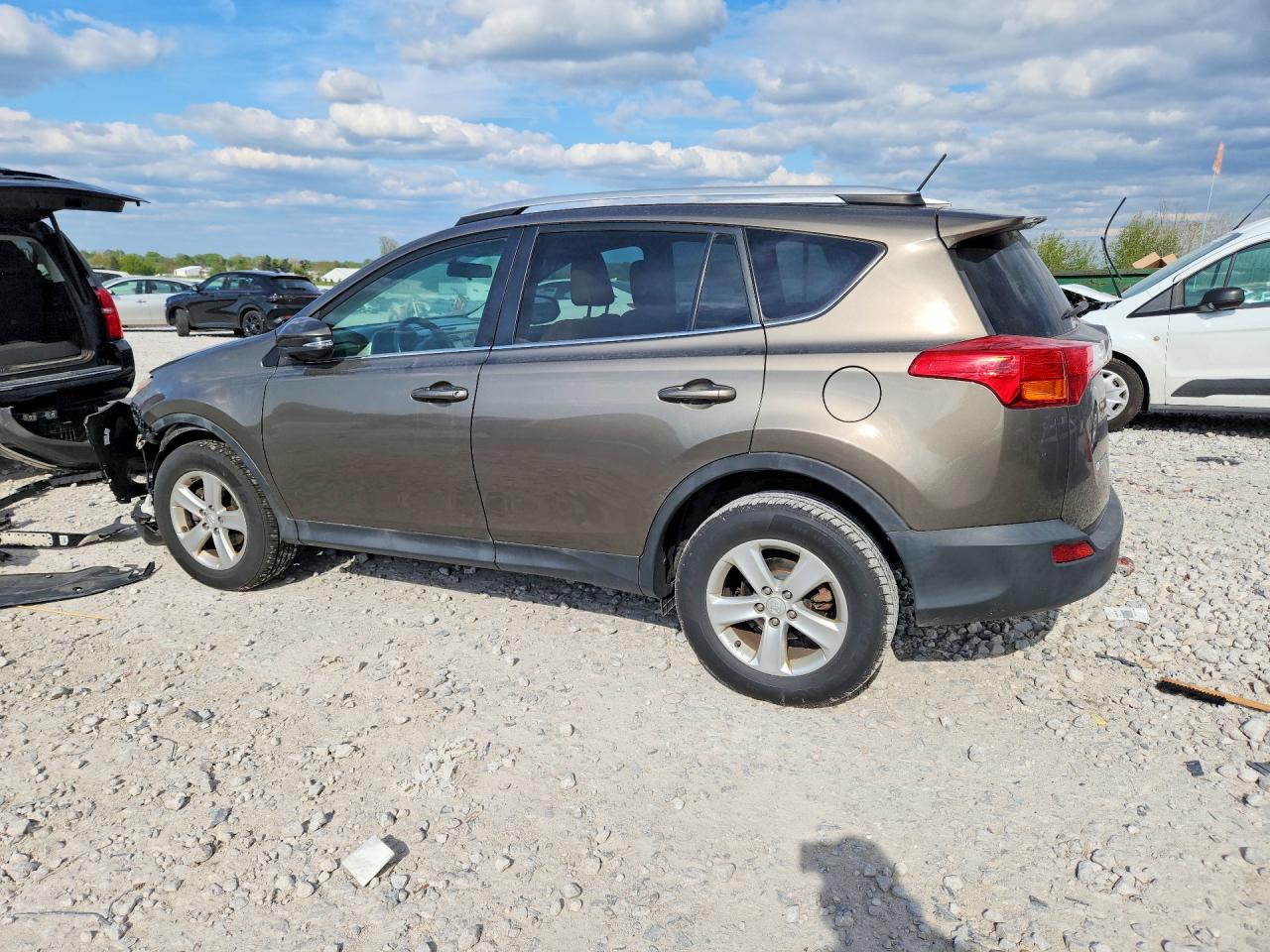 2013 TOYOTA RAV4 XLE photo 3