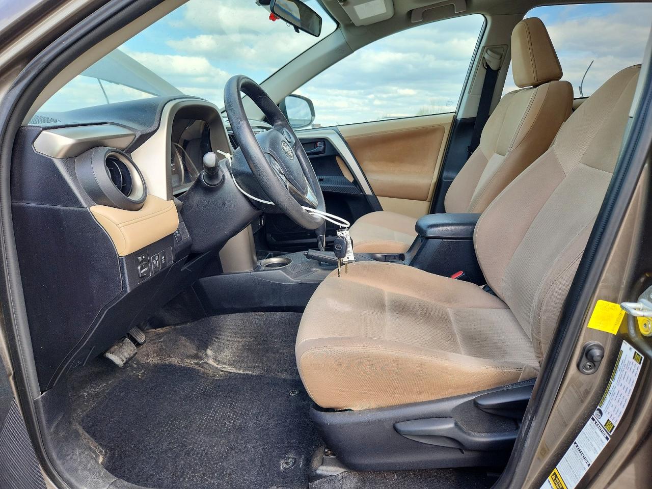 2013 TOYOTA RAV4 XLE photo 13