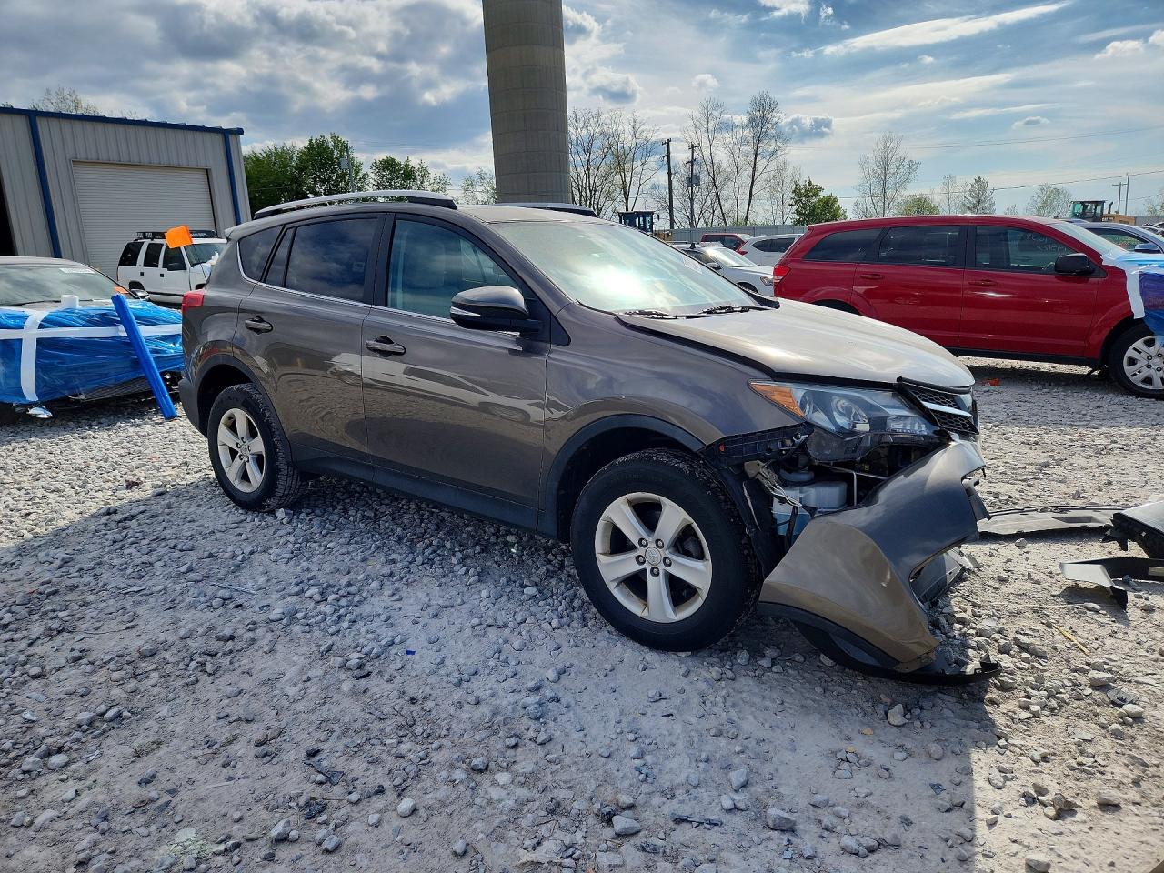 2013 TOYOTA RAV4 XLE photo 7