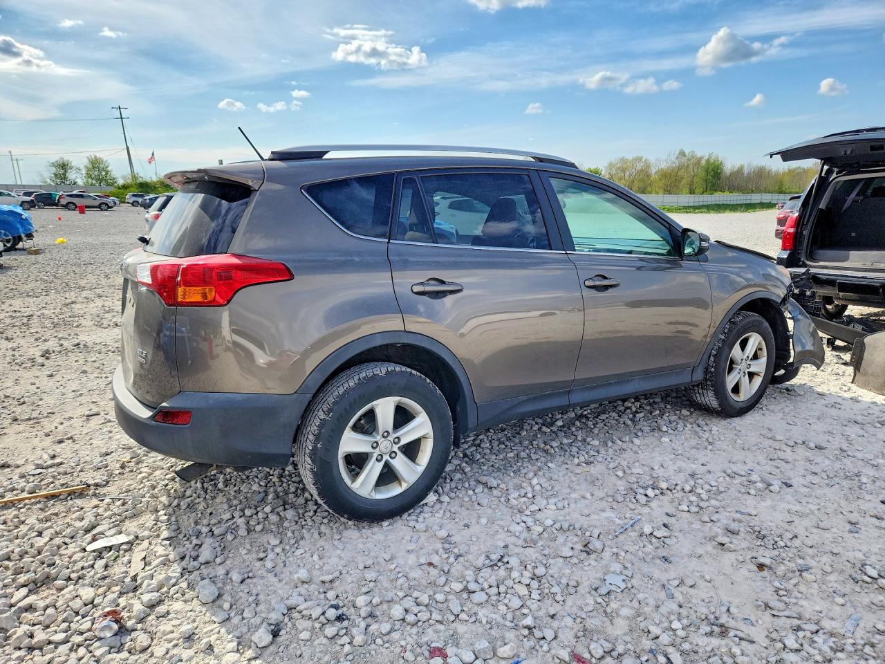 2013 TOYOTA RAV4 XLE photo 5