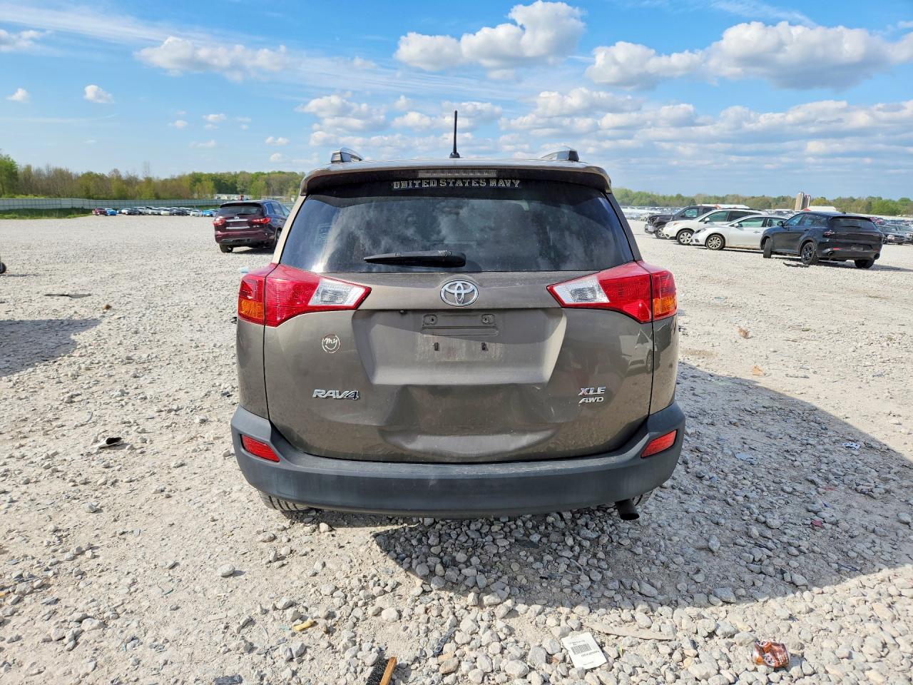 2013 TOYOTA RAV4 XLE photo 11