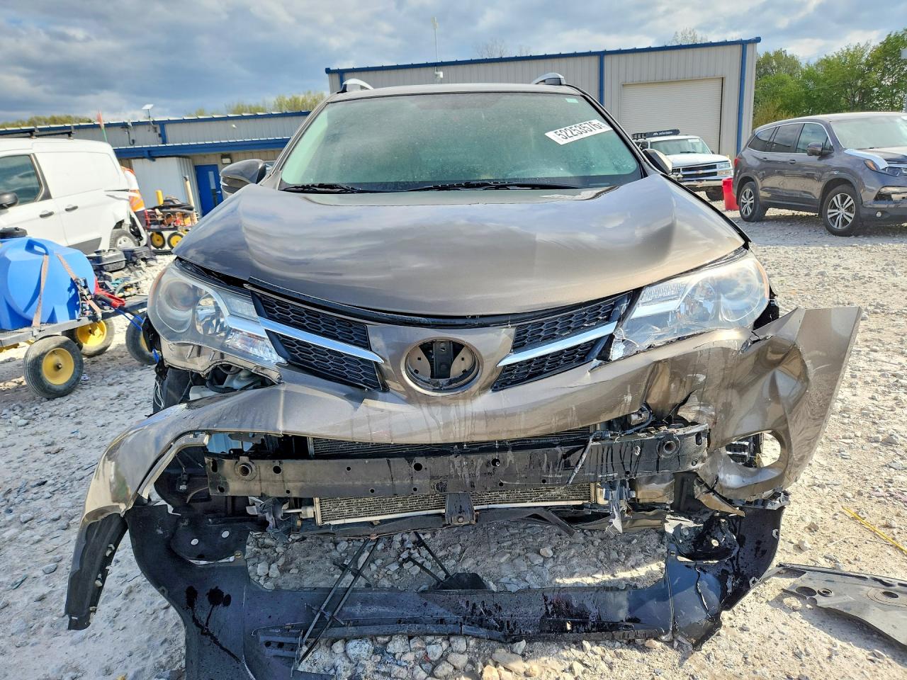 2013 TOYOTA RAV4 XLE photo 9