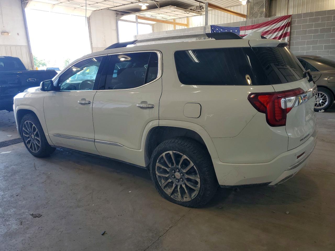 2023 GMC ACADIA DENALI photo 3