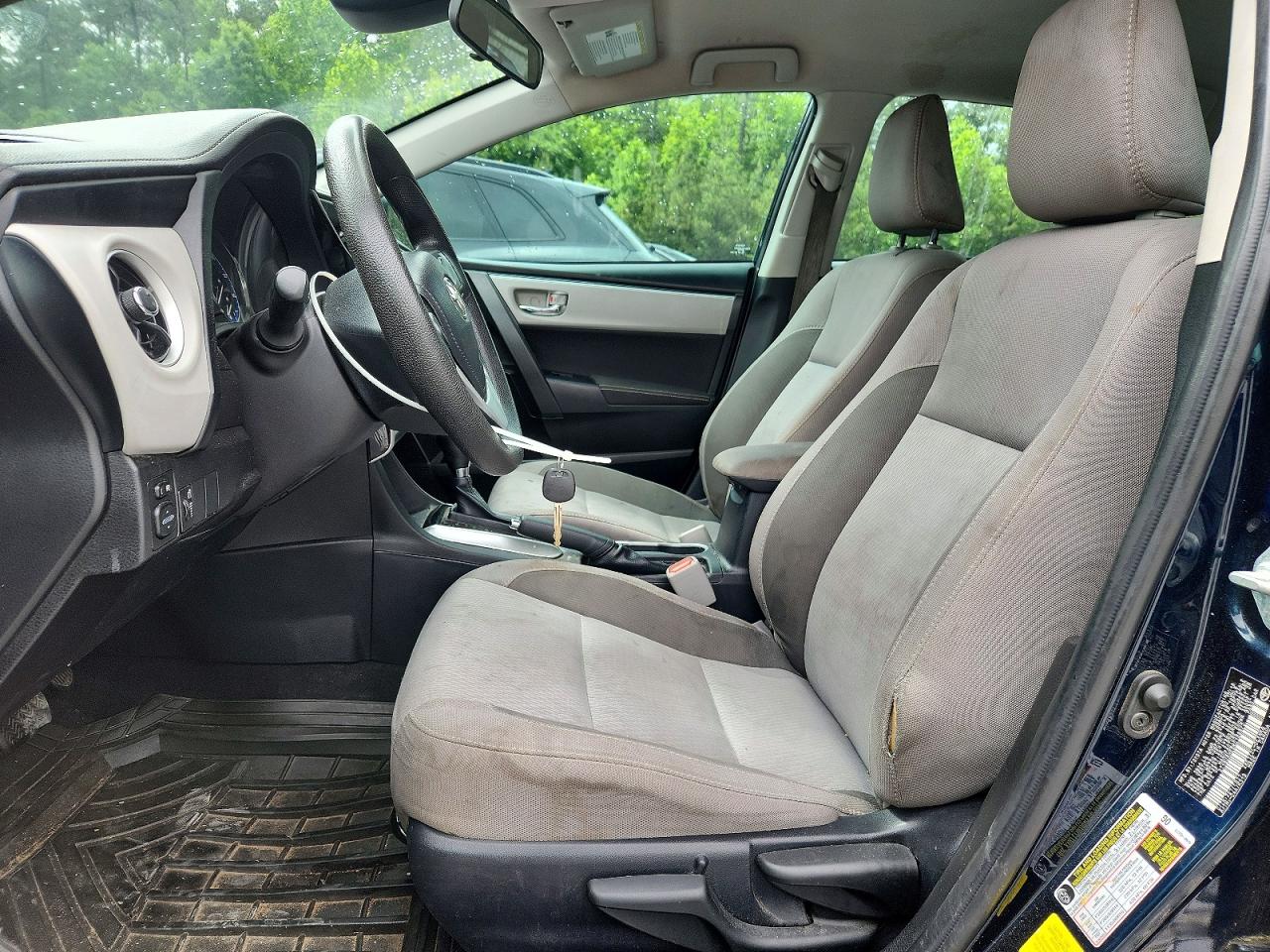 2019 TOYOTA COROLLA LE photo 19