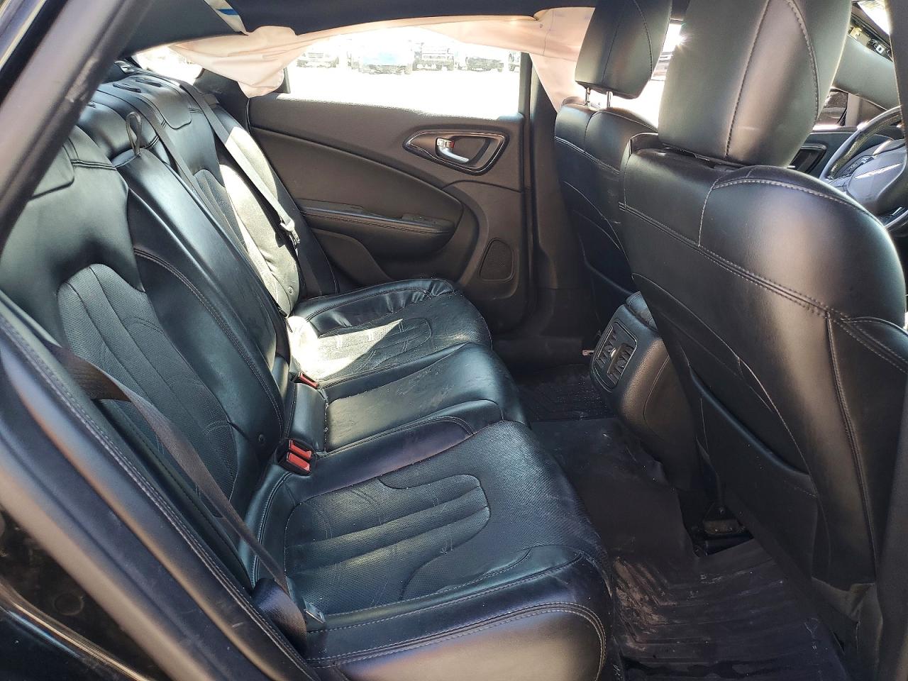 2015 CHRYSLER 200 S photo 19