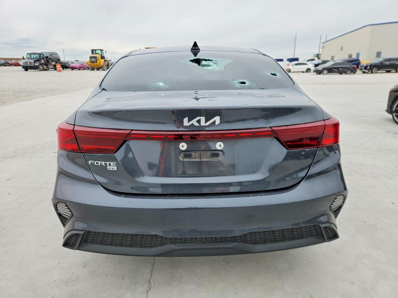 2024 KIA FORTE LX photo 6