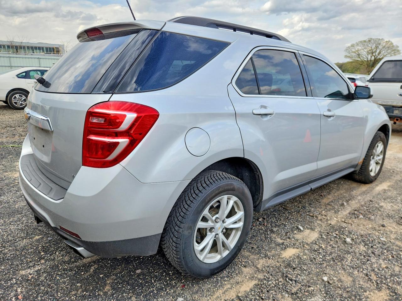 2017 CHEVROLET EQUINOX LT photo 5