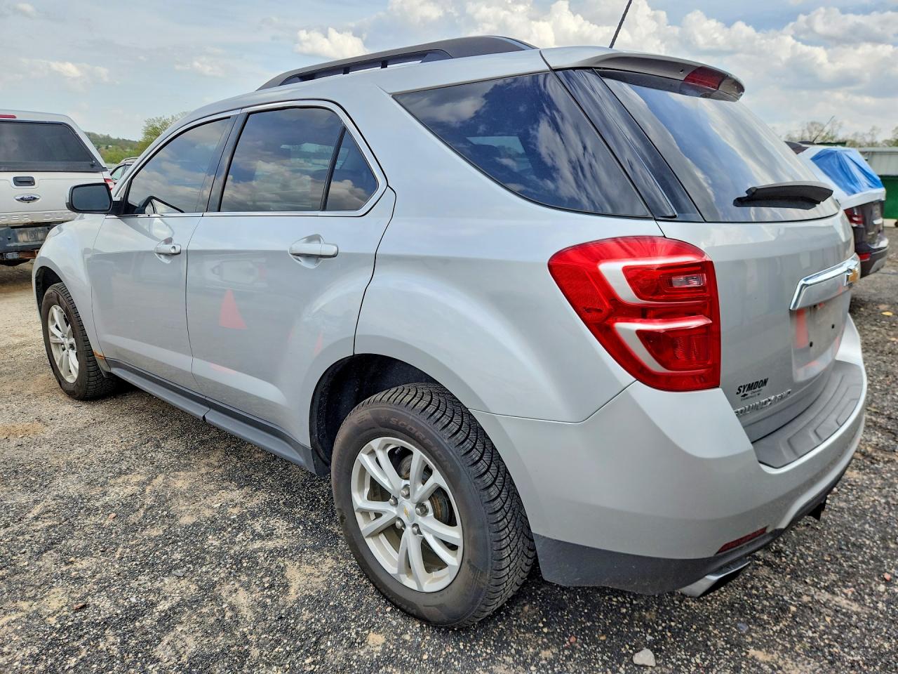 2017 CHEVROLET EQUINOX LT photo 3