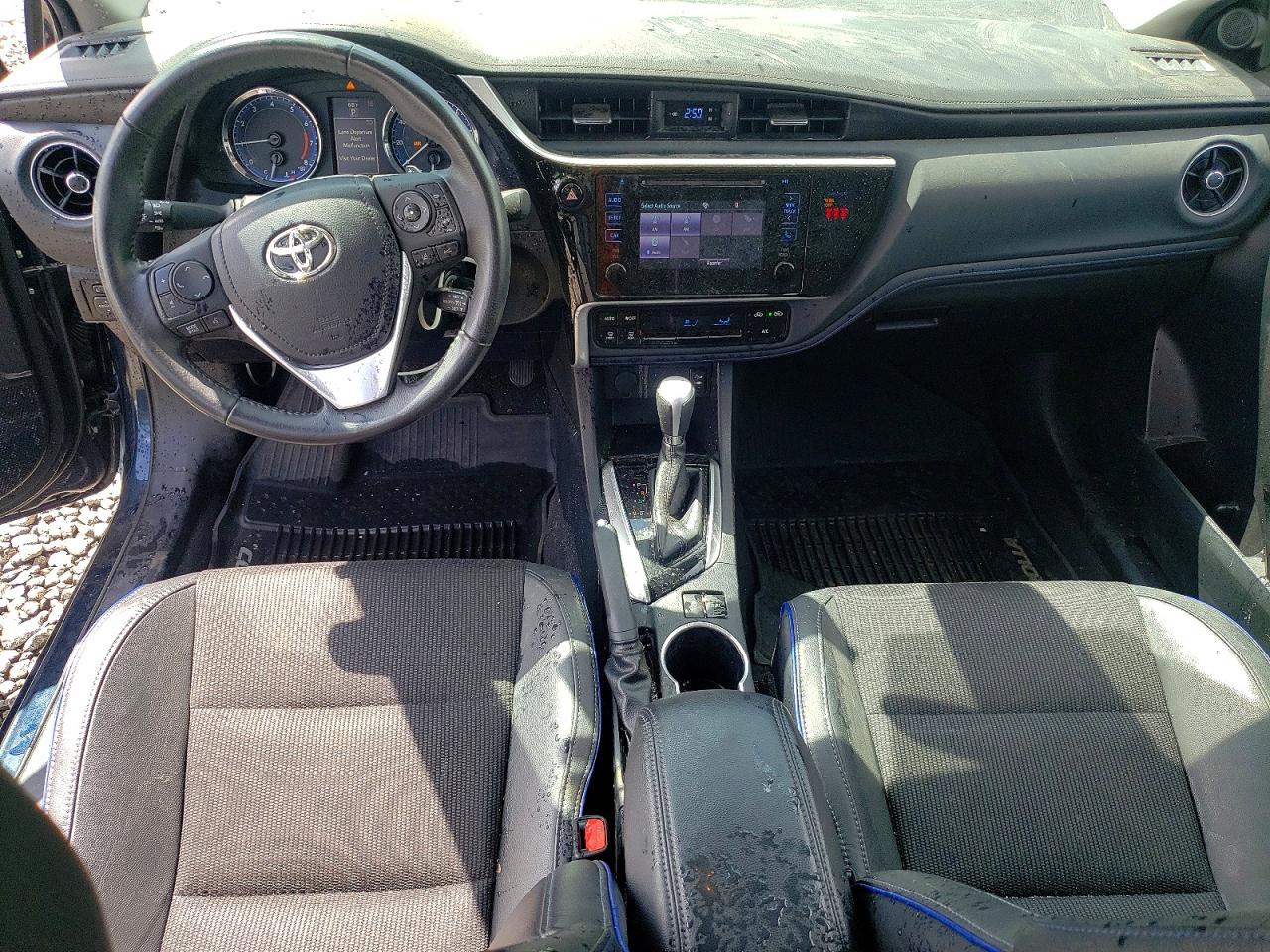 2018 TOYOTA COROLLA SE photo 8