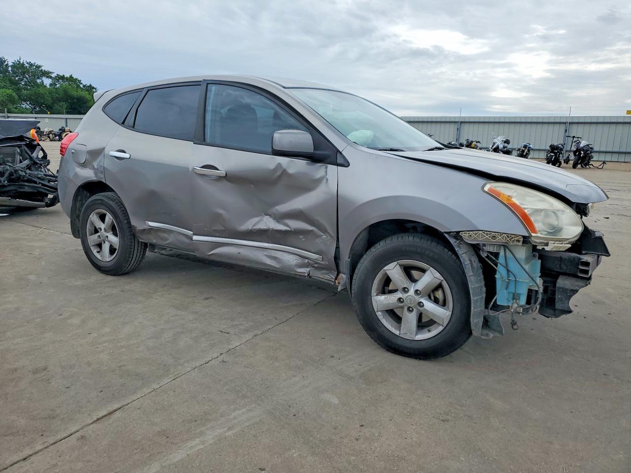 2013 NISSAN ROGUE S photo 7