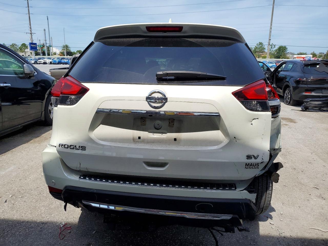 2019 NISSAN ROGUE SV photo 11