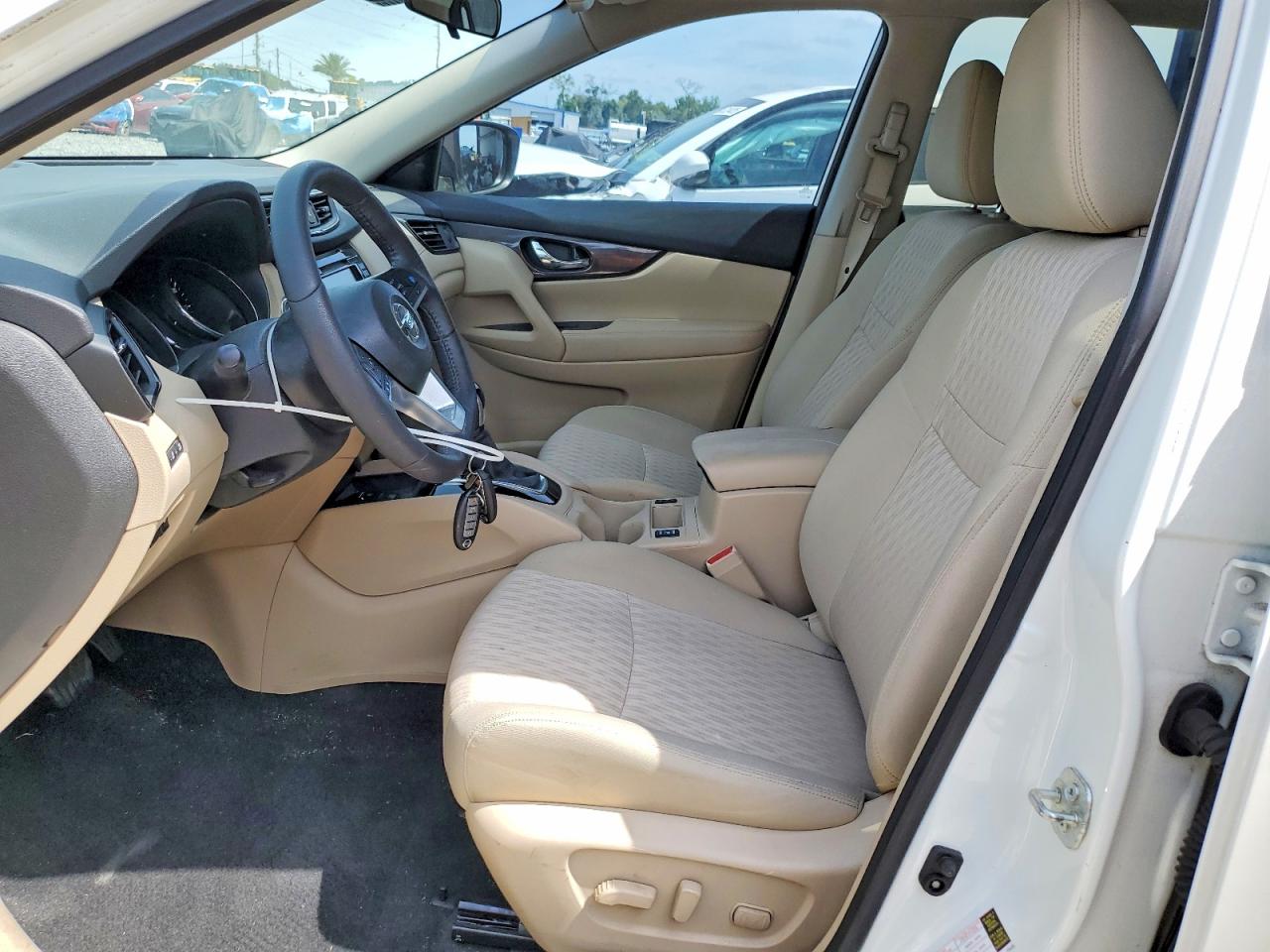 2019 NISSAN ROGUE SV photo 13