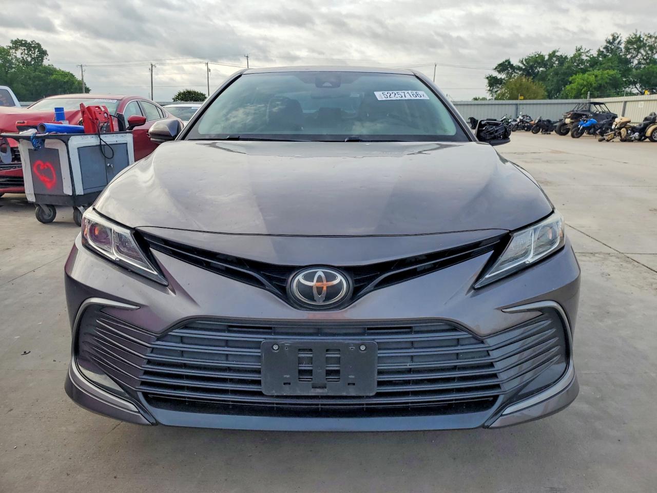 2021 TOYOTA CAMRY LE photo 9