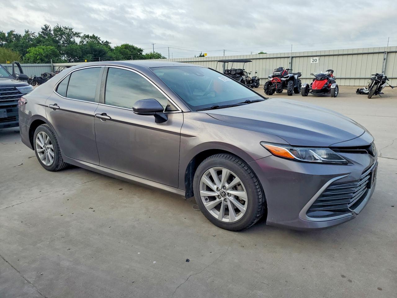 2021 TOYOTA CAMRY LE photo 7