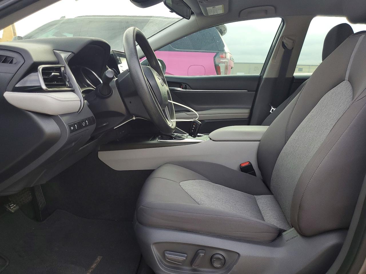 2021 TOYOTA CAMRY LE photo 13