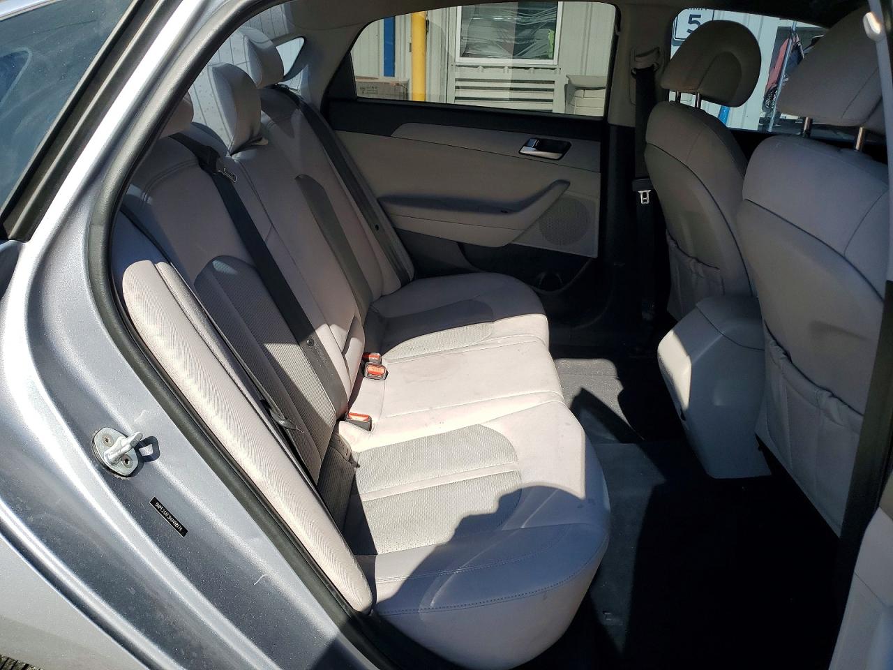 2017 HYUNDAI SONATA SE photo 19