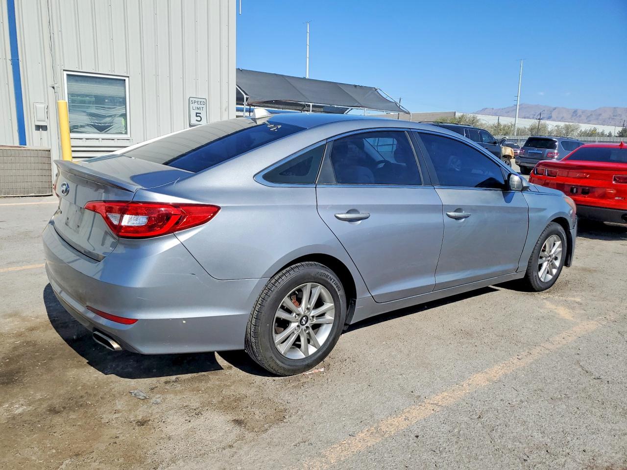 2017 HYUNDAI SONATA SE photo 5