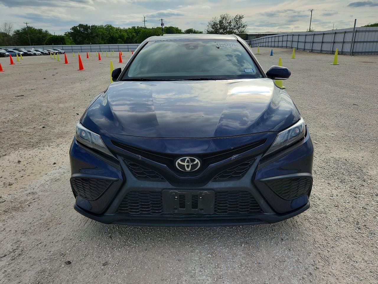 2022 TOYOTA CAMRY SE photo 13