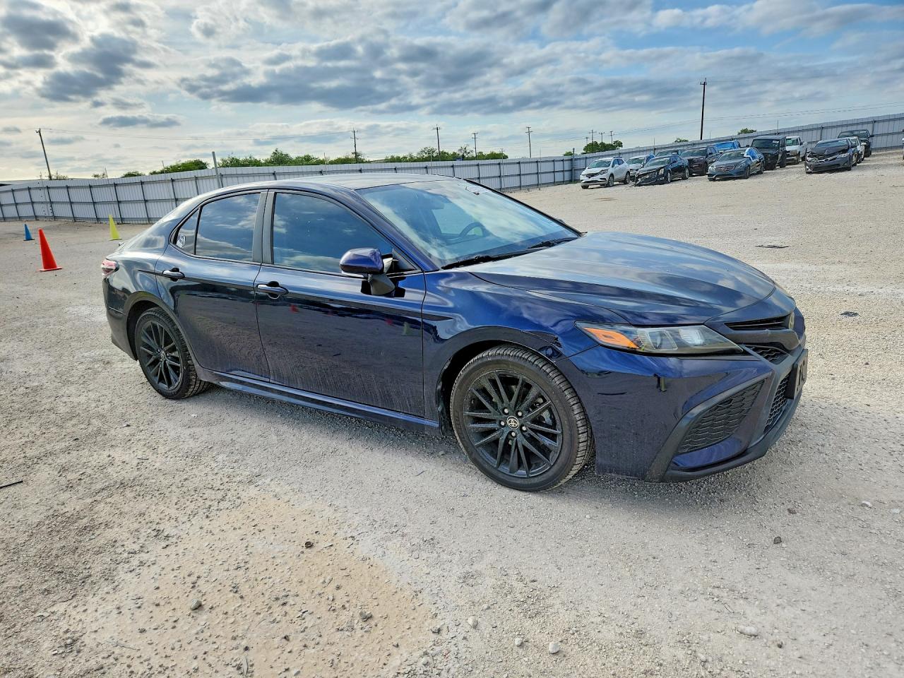 2022 TOYOTA CAMRY SE photo 10