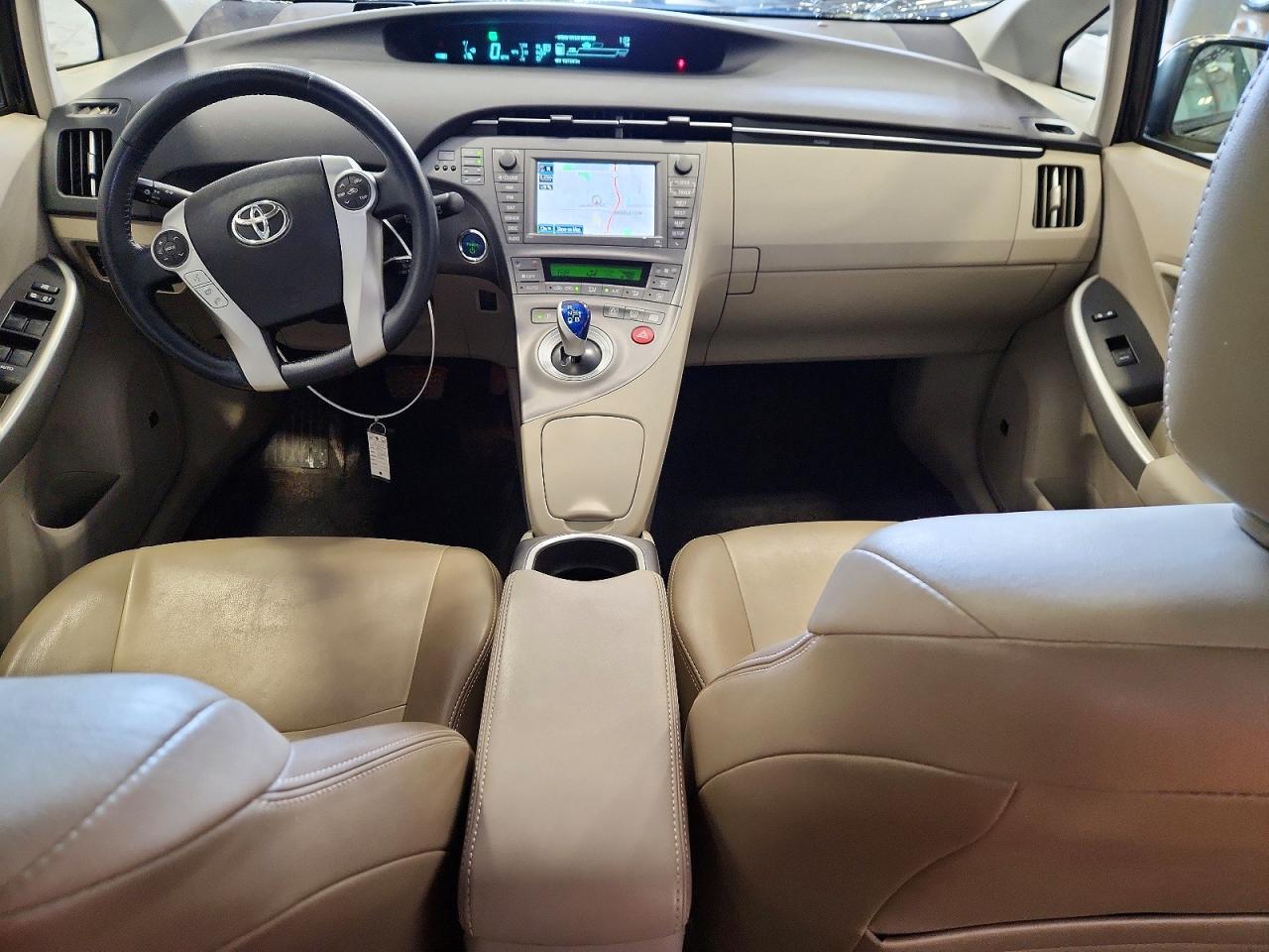2014 TOYOTA PRIUS FOUR photo 22
