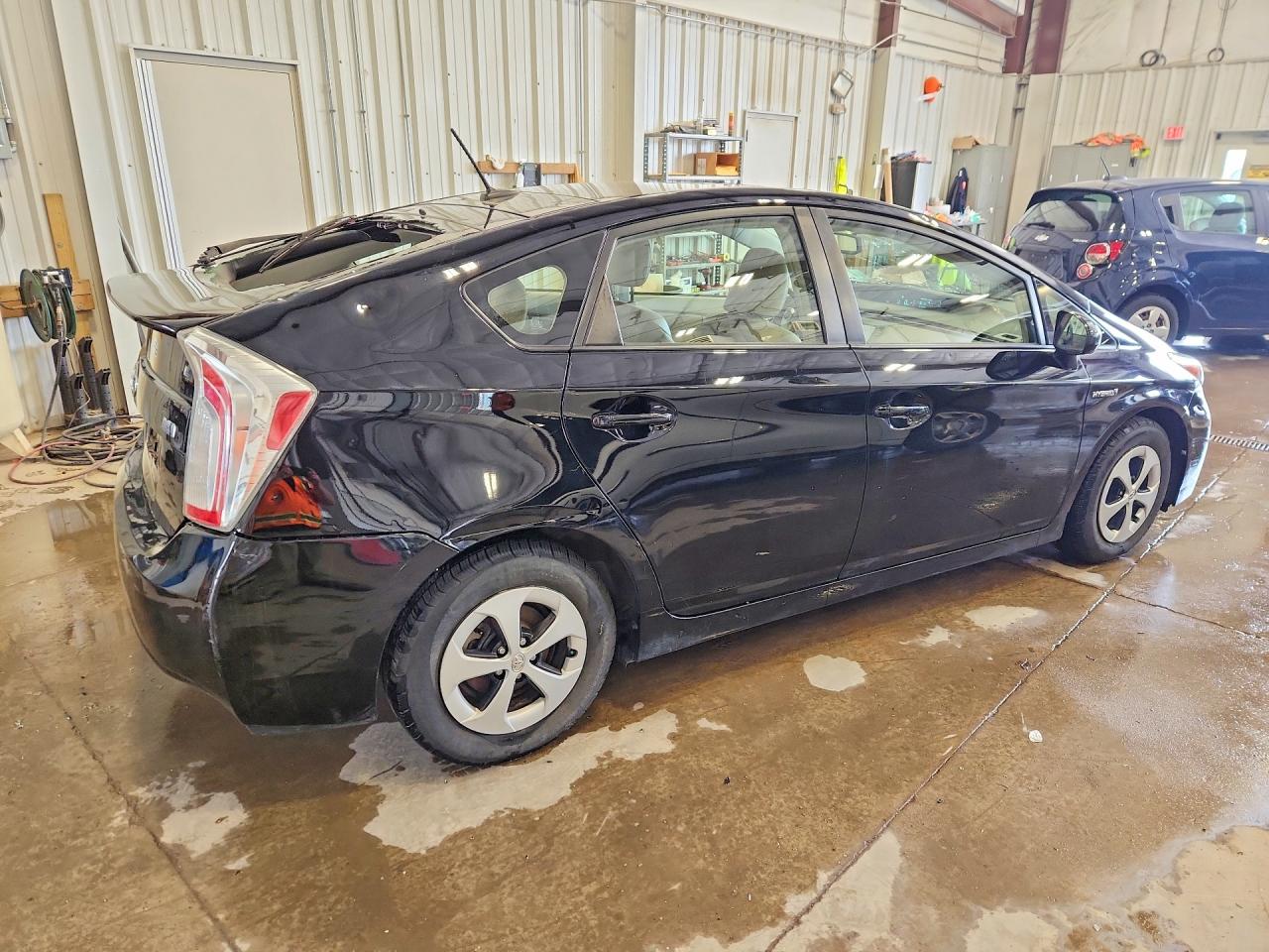 2014 TOYOTA PRIUS FOUR photo 7