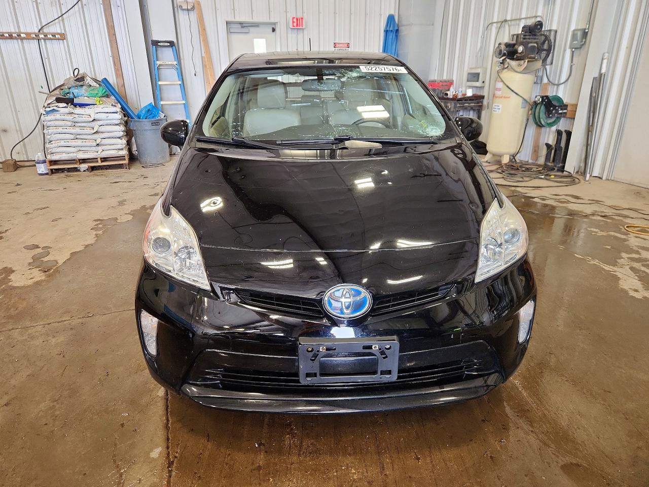 2014 TOYOTA PRIUS FOUR photo 13