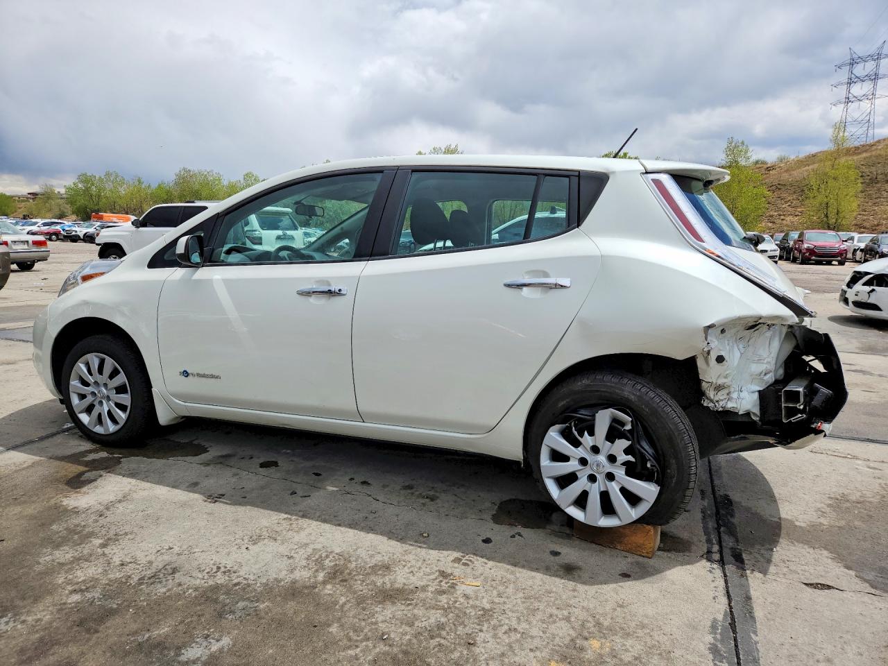 2017 NISSAN LEAF S photo 4