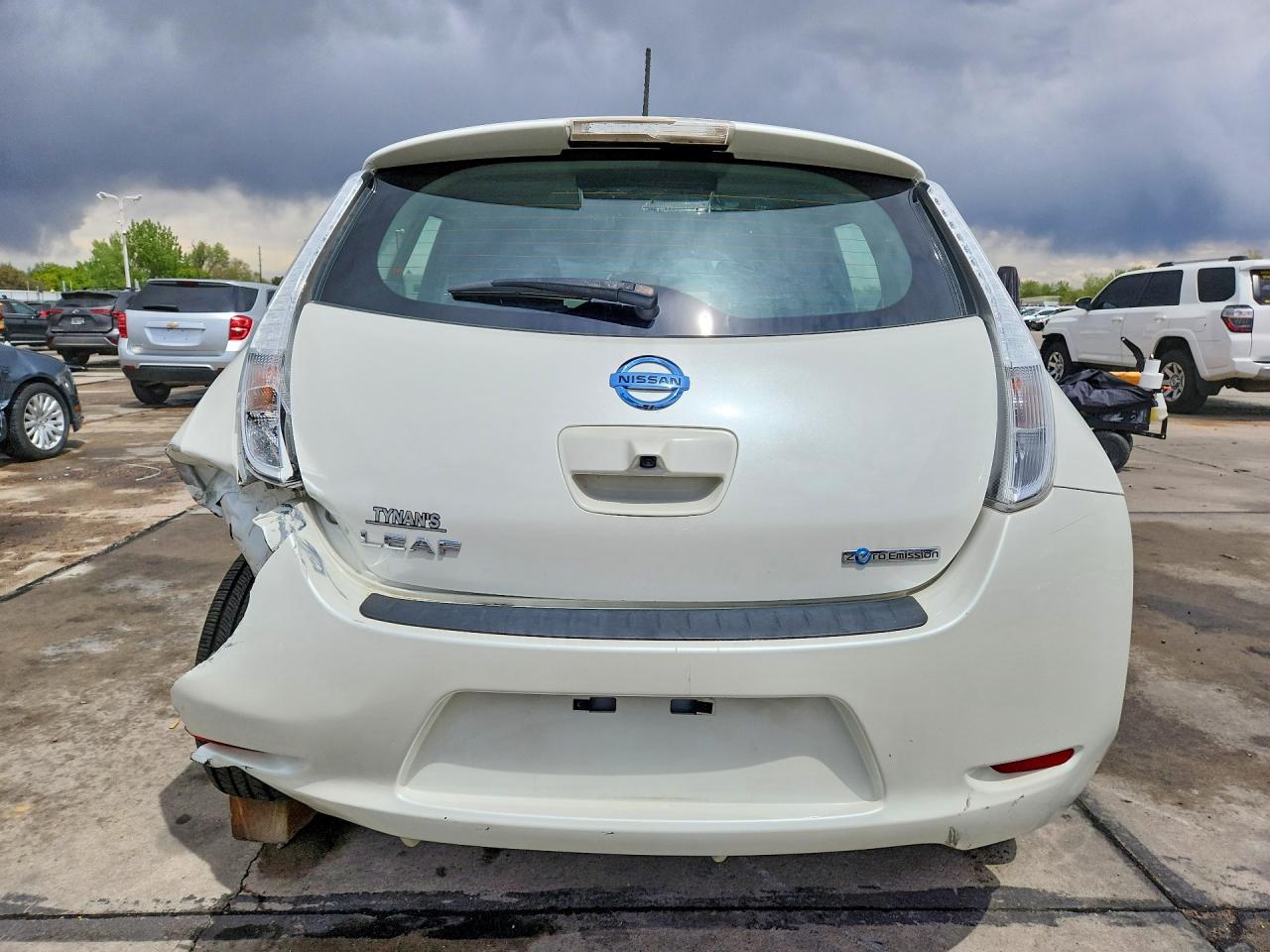 2017 NISSAN LEAF S photo 16