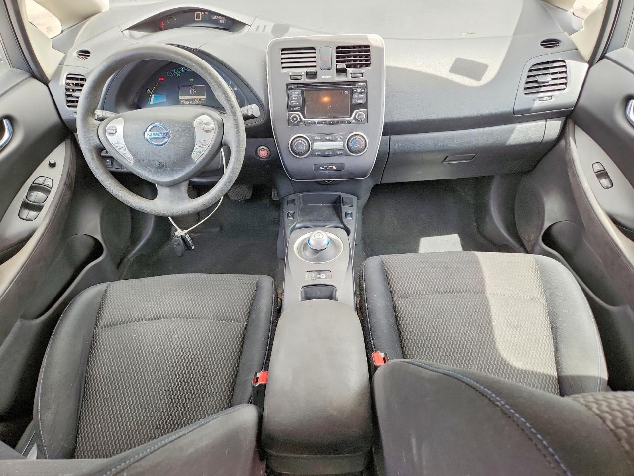 2017 NISSAN LEAF S photo 22