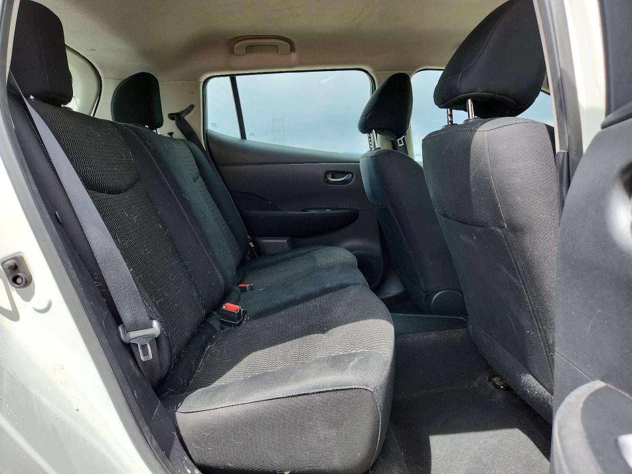 2017 NISSAN LEAF S photo 28