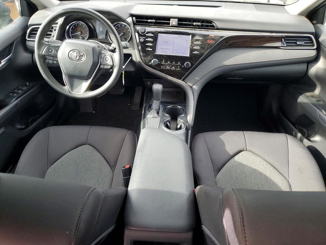 2019 TOYOTA CAMRY LE photo 8