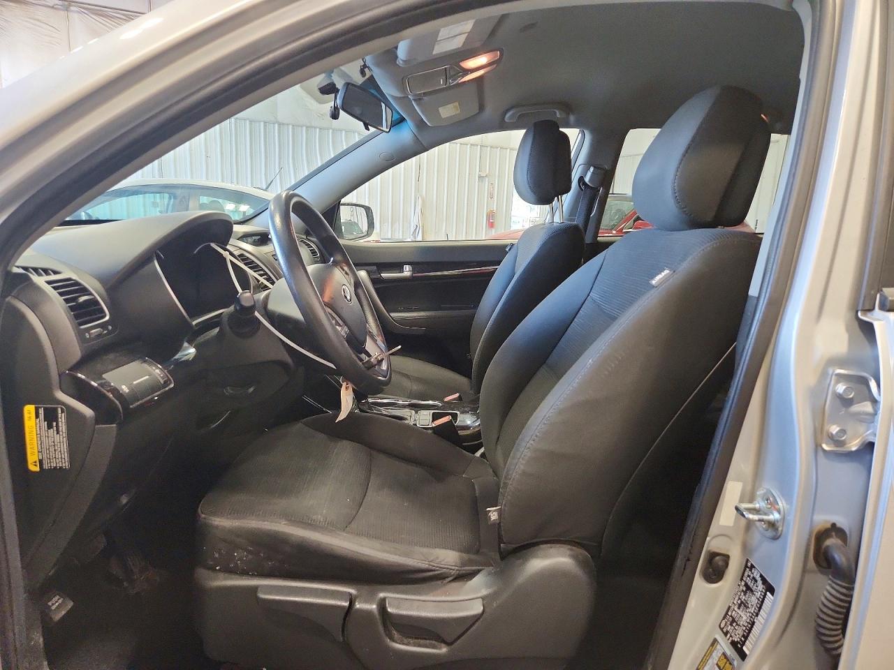 2014 KIA SORENTO LX photo 13
