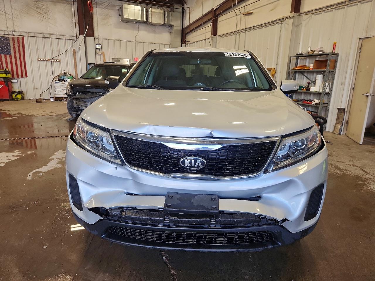 2014 KIA SORENTO LX photo 9