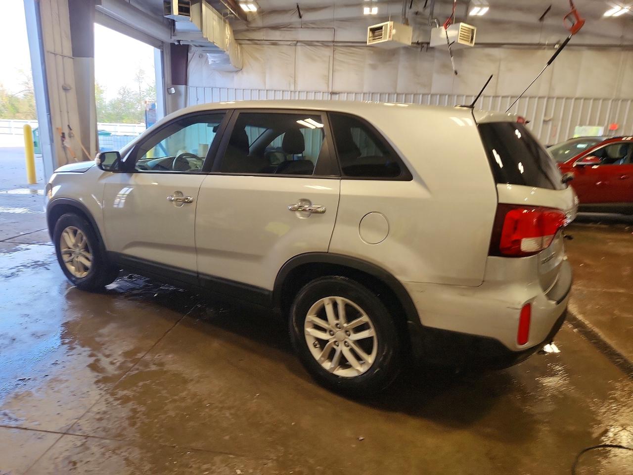 2014 KIA SORENTO LX photo 3
