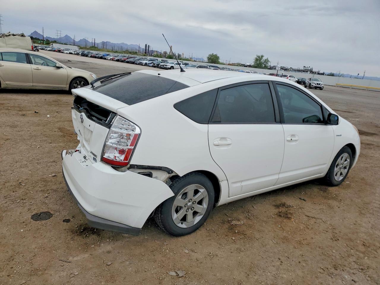 2008 TOYOTA PRIUS BASE photo 5