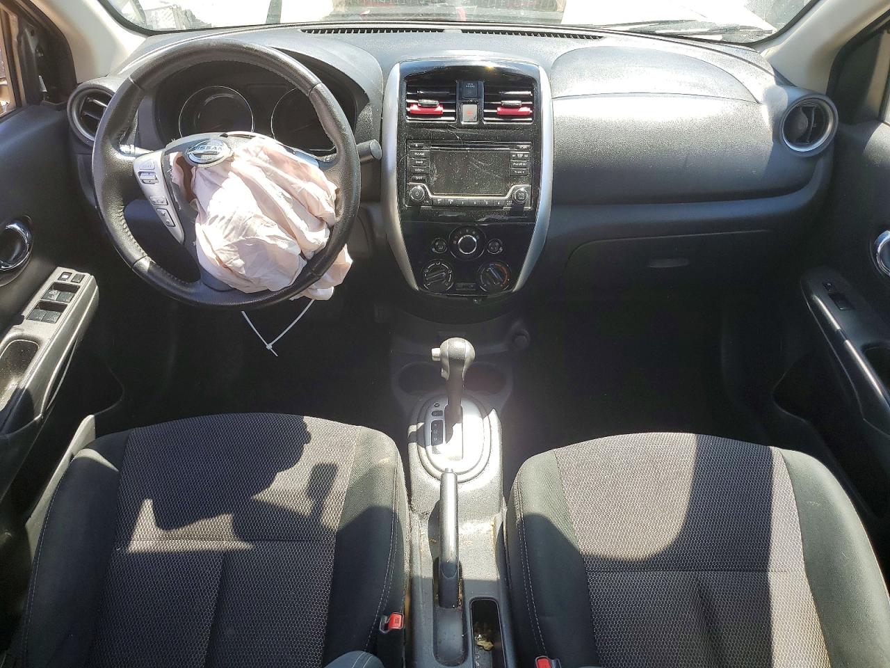 2018 NISSAN VERSA SV photo 22