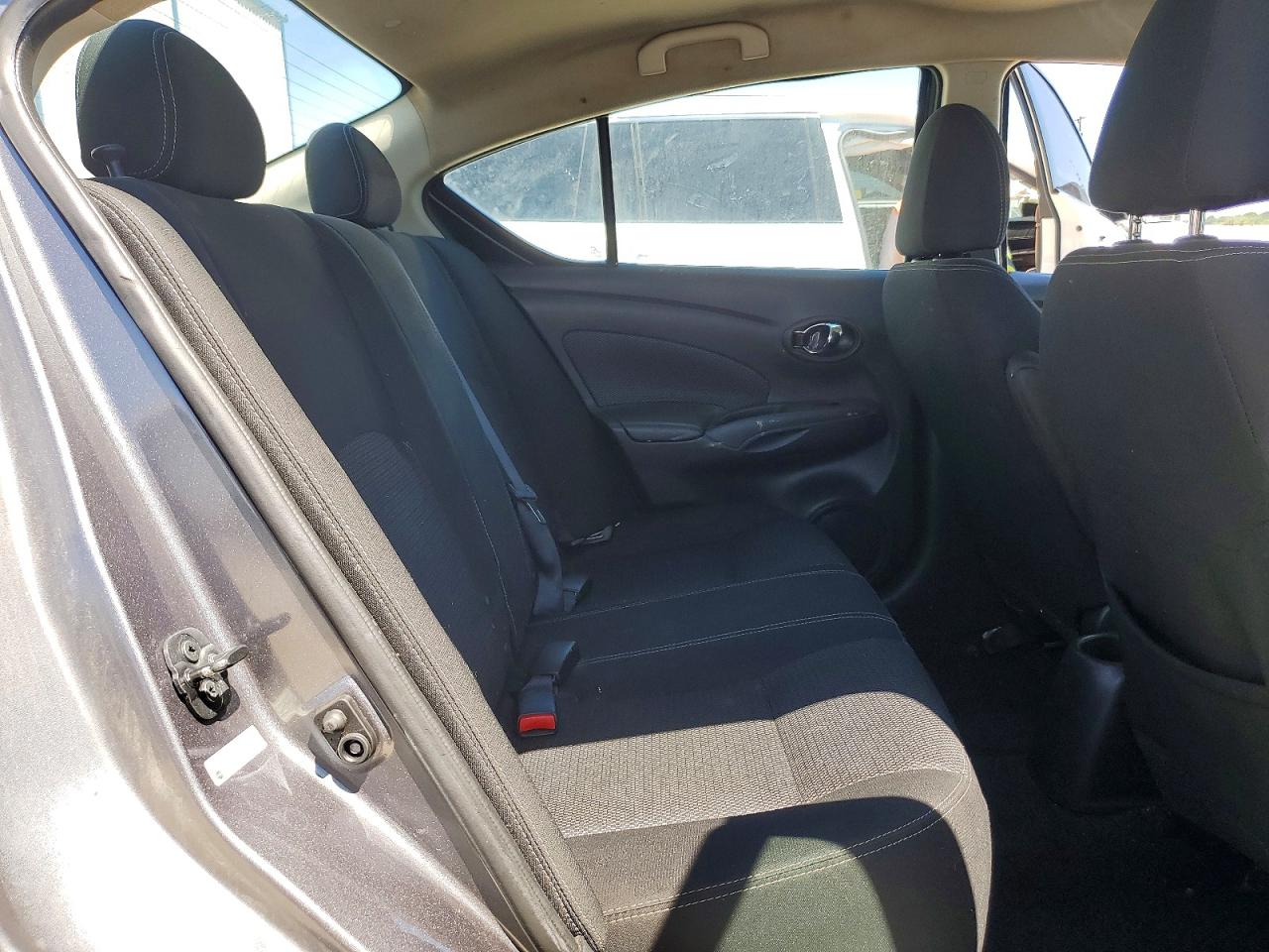 2018 NISSAN VERSA SV photo 28