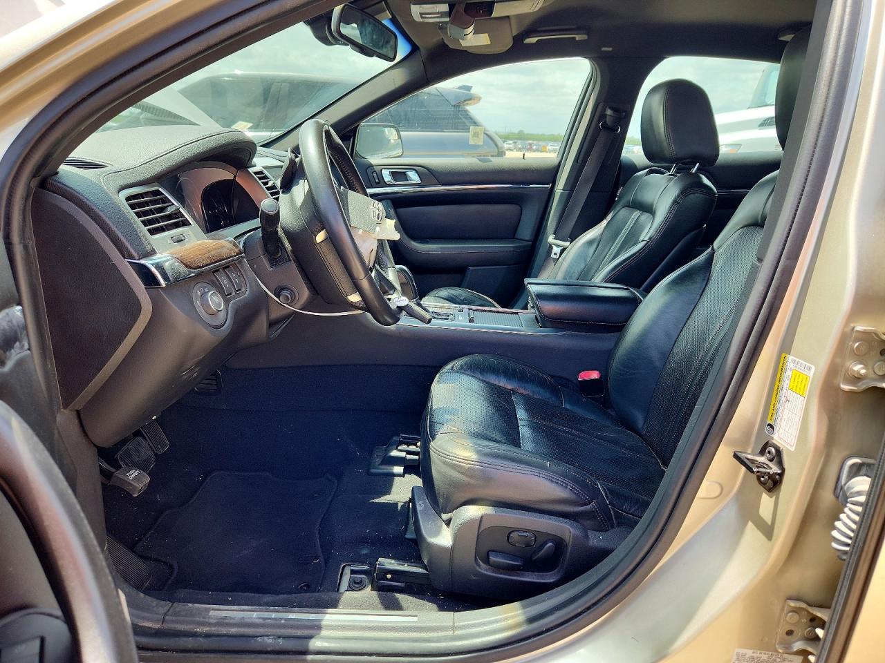 2010 LINCOLN MKS photo 13