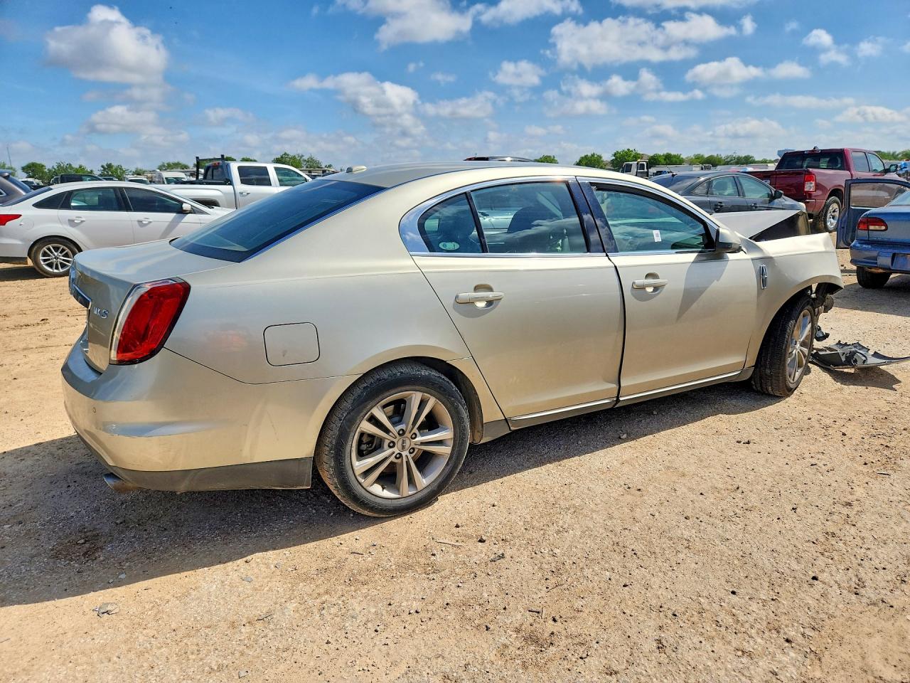 2010 LINCOLN MKS photo 5